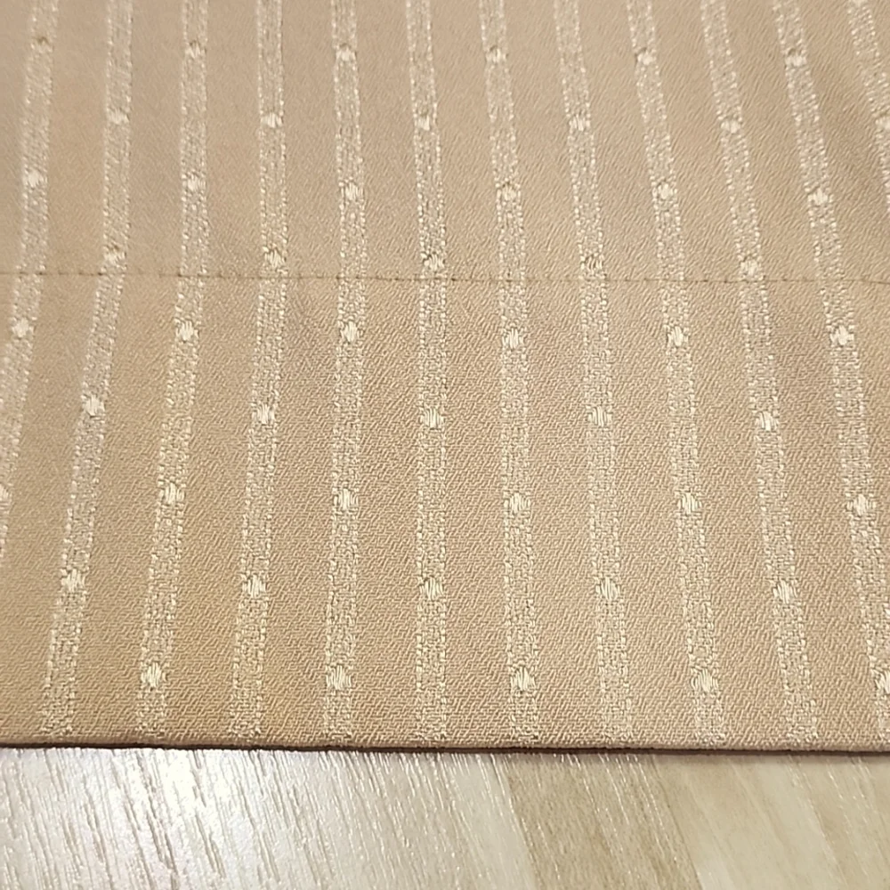 2 Pretty curtain panels